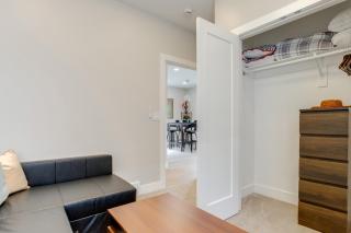 Walk to Med Ctrs & Dtwn Englewood: Modern Home - 2