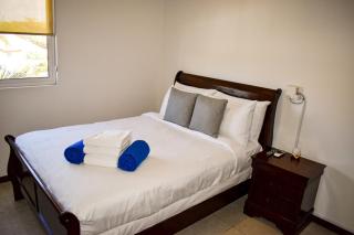 Cozy 2BR Apartment, Pool and BBQ - 9