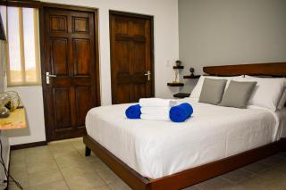 Cozy 2BR Apartment, Pool and BBQ - 3