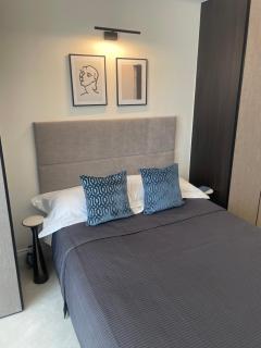 36 Hyde Park Gate - 1