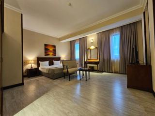 Crown Suites - 3