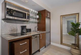 Ocean Drive Retreat - Beach Access & Rooftop Pool - 5