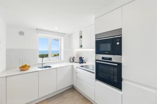 The Oceanfront Studio Luz VR110 - 2