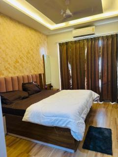 Anmolairbnb - 4