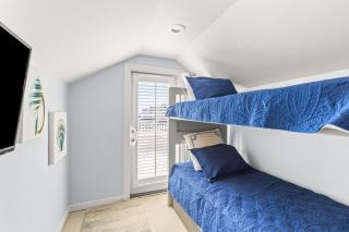 New Listing! Tidewater H301 - Top Floor End Unit! - 6
