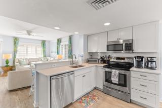 New Listing! Tidewater H301 - Top Floor End Unit! - 9