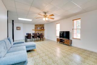Near Trails and Live Music Cozy Atlanta Apt! - 0