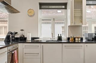 Romanic London Gateway - by Boutique Escape - 5