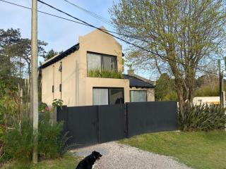 Espectacular casa en la Barra Punta del Este - 3 dormitorios - 0