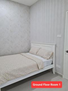 Zan Homestay Luxurious 5 BR Semi D near IKEA - 0