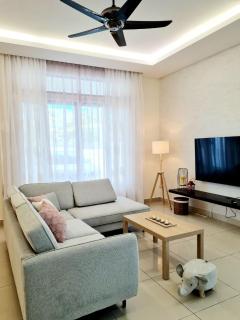 Zan Homestay Luxurious 5 BR Semi D near IKEA - 5