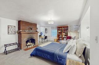 Multnomah Village Hideaway - 2