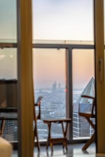 Magical Apt with Rooftop Pool & Burj Khalifa View! - 1