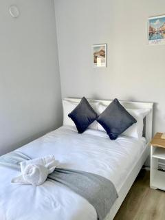 Stylish City Retreat - sleeps 6 - 4