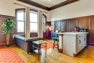 Modern Elegance Timeless Crawfordsville Studio! - 7