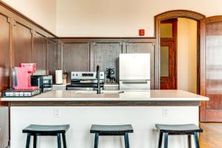 Modern Elegance Timeless Crawfordsville Studio! - 3