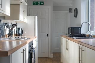Apartment - Sleeps 3 - Pet friendly - Parking - 9