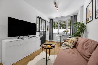 Downtown Apt - Trams&Bus Nearby - by Rentujemy - 0