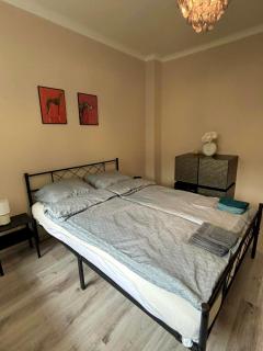 Red Poppy Apartment - 9
