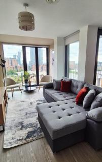 2 Bed Flat with stunning views by City SuperHost - 0