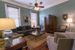 Corner Door Townhome by Lucky Savannah - 4