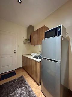 Condo Living - Pool, Balcony, Gym, Fast WiFi - 4