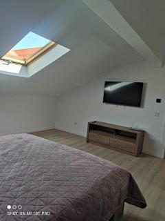 Theo House One - 3