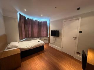 Cavendish Annexe - 4