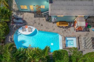 Luxury Villa Pool Jacuzzi Cinema and Game Room - 6