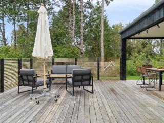 Holiday Home Aggi - 850m from the sea by Interhome - 5
