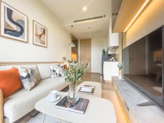 Asoke Luxury High Rise - Steps to BTS and MRT - WiFi - 7