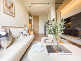 Asoke Luxury High Rise - Steps to BTS and MRT - WiFi - 6
