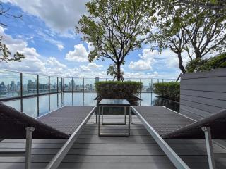 Asoke Luxury High Rise - Steps to BTS and MRT - WiFi - 6