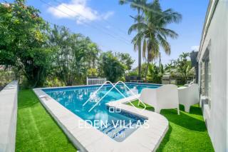 Casa Luna Tropical Pool Minutes to the Beach - 0