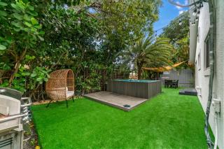 Casa Agape Waterfront HotTub 15 min to Beach - 1