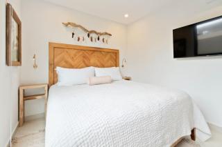 Casa Armada Beachfront Condo with Pool - 4