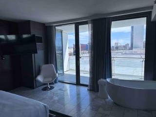 Vegas High Rise Condo w 2 Balconies w Resort - 0