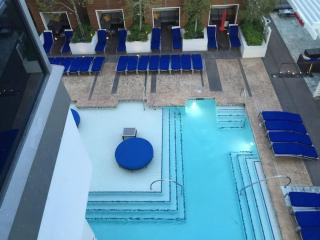 Vegas High Rise Condo w 2 Balconies w Resort - 2
