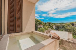Luxe 2BR 2BA w 3 Pools Plunge Rooftop Family - 9