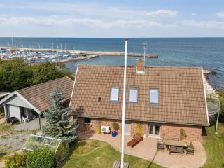 Holiday Home Dzavid - 50m from the sea by Interhome - Havnebyen - 3