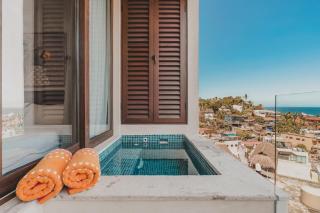 Caivama Luxe Condo with Ocean Views - 6