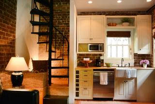 Sycamore Carriage House by Lucky Savannah - 5