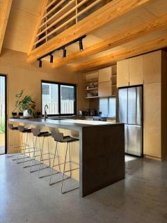 Black Pearl - NEW Minimal Style Scandi Beach House - 7