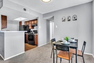Spacious 2BR Apartment with Pool and Gym - 4