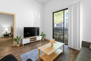 Chic Mid-Rise Apartment 2BR Getaway - 4