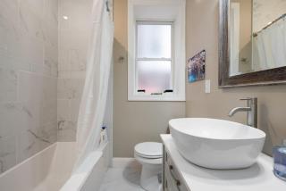 3 Story home with 11 beds, super close to Pitt and CMU - 5