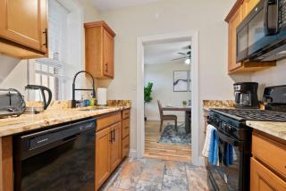 3 Story home with 11 beds, super close to Pitt and CMU - 1