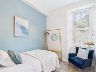 Mansfield Crescent - 2