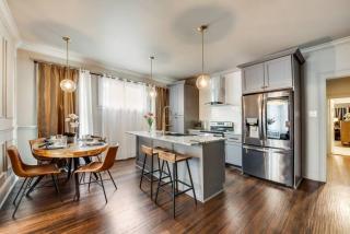 Spacious 3BR Executive Suites - 8