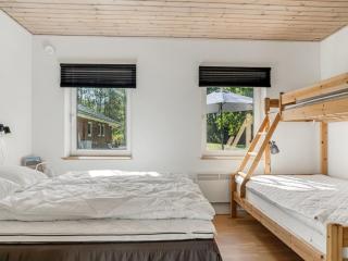 Holiday Home Swarthofthi - 340m to the fjord by Interhome - 3